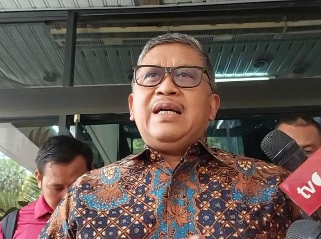 Respons Pertemuan Jokowi-Surya Paloh, Hasto: Demokrasi Kita dalam Masalah Besar
